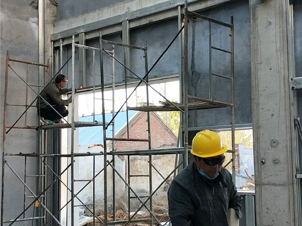 在防爆墻施工中，如何確保施工的安全性？